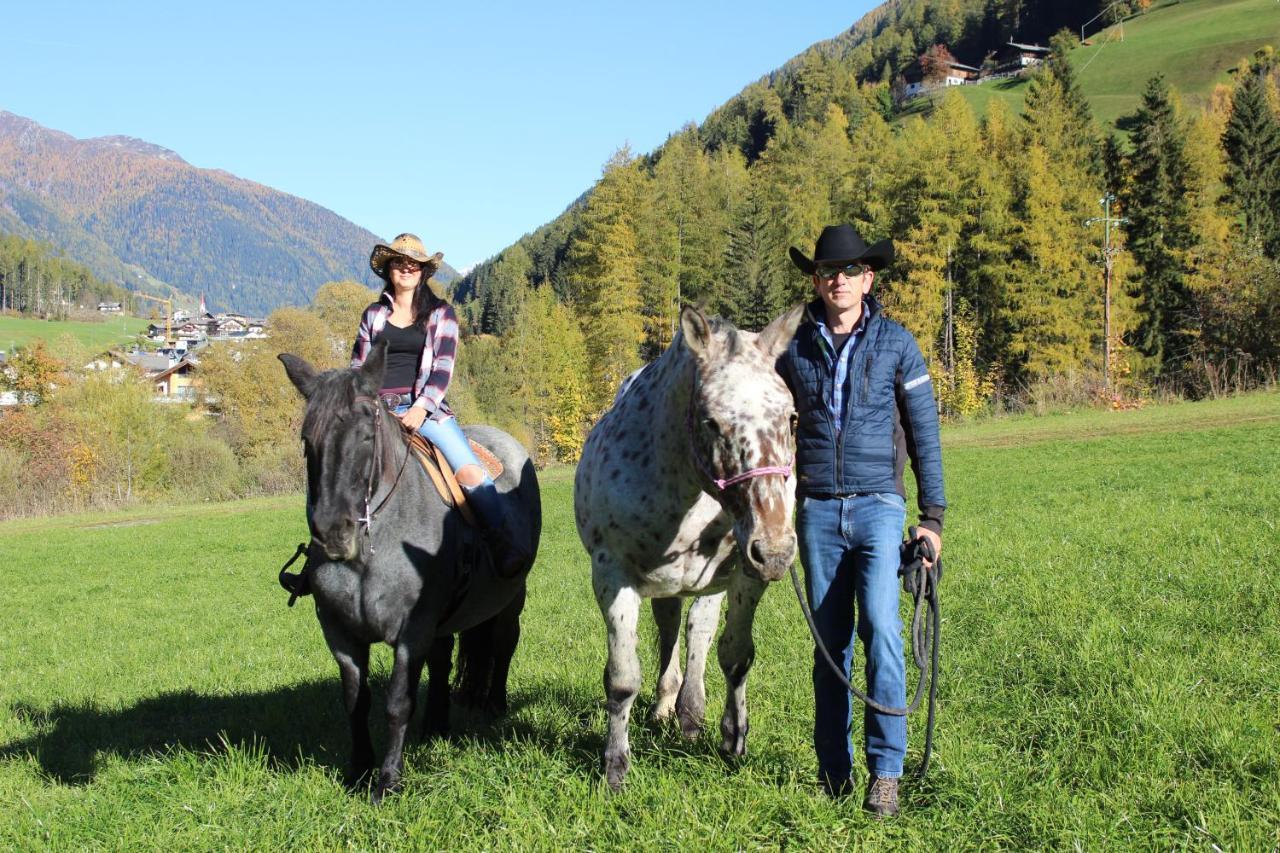Texas Longhorn Ranch Neumannhof Apartment Cadipietra Bagian luar foto